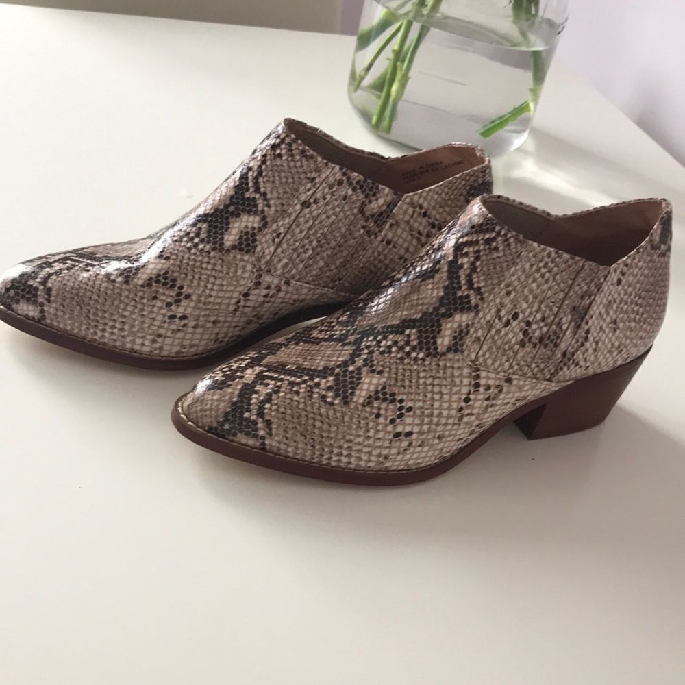 Anthropologie Marion Snakeskin Boots size 6